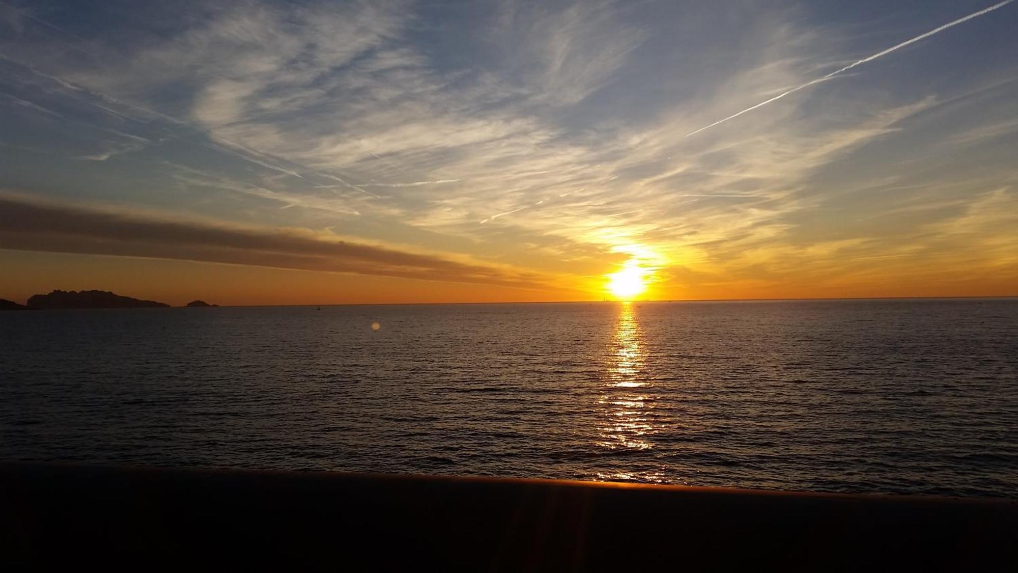 Sublime Vue Mer,Parking,Wifi Frejus Exterior photo